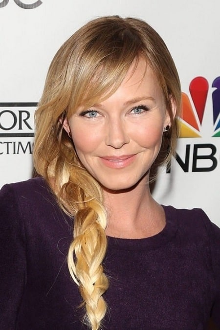 A picture of Kelli Giddish looking so young for her age.